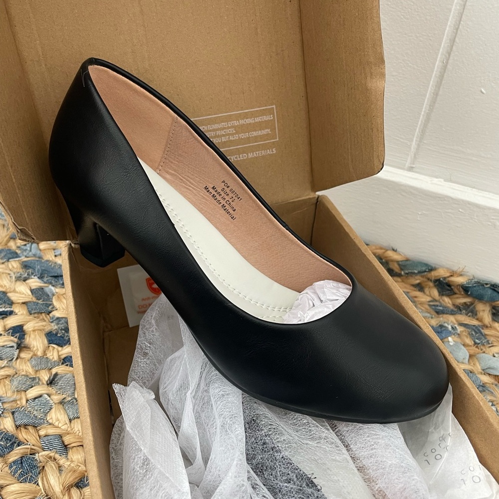 Journee Collection Luu Black  Mid Heel Comfort Block Heel Pump NEW Size 7.5